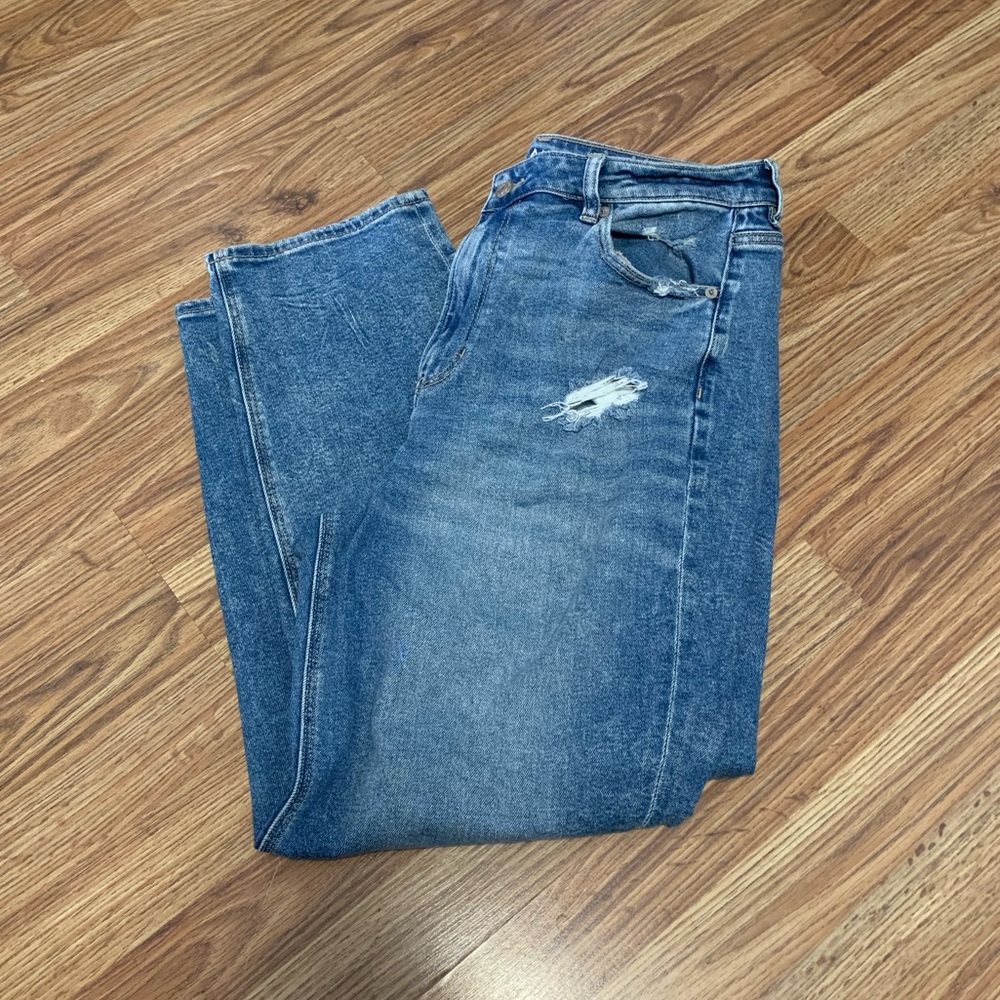 Size 16 straight leg blue mom jeans American eagle